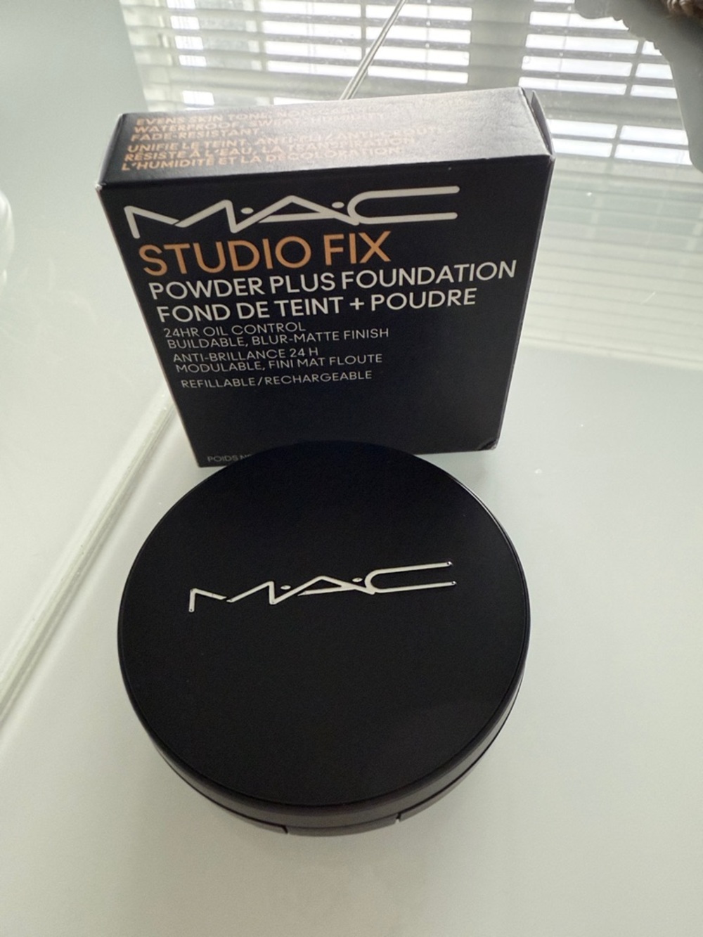 MAC Studio Fix Powder Plus Foundation - Black Packaging NC17